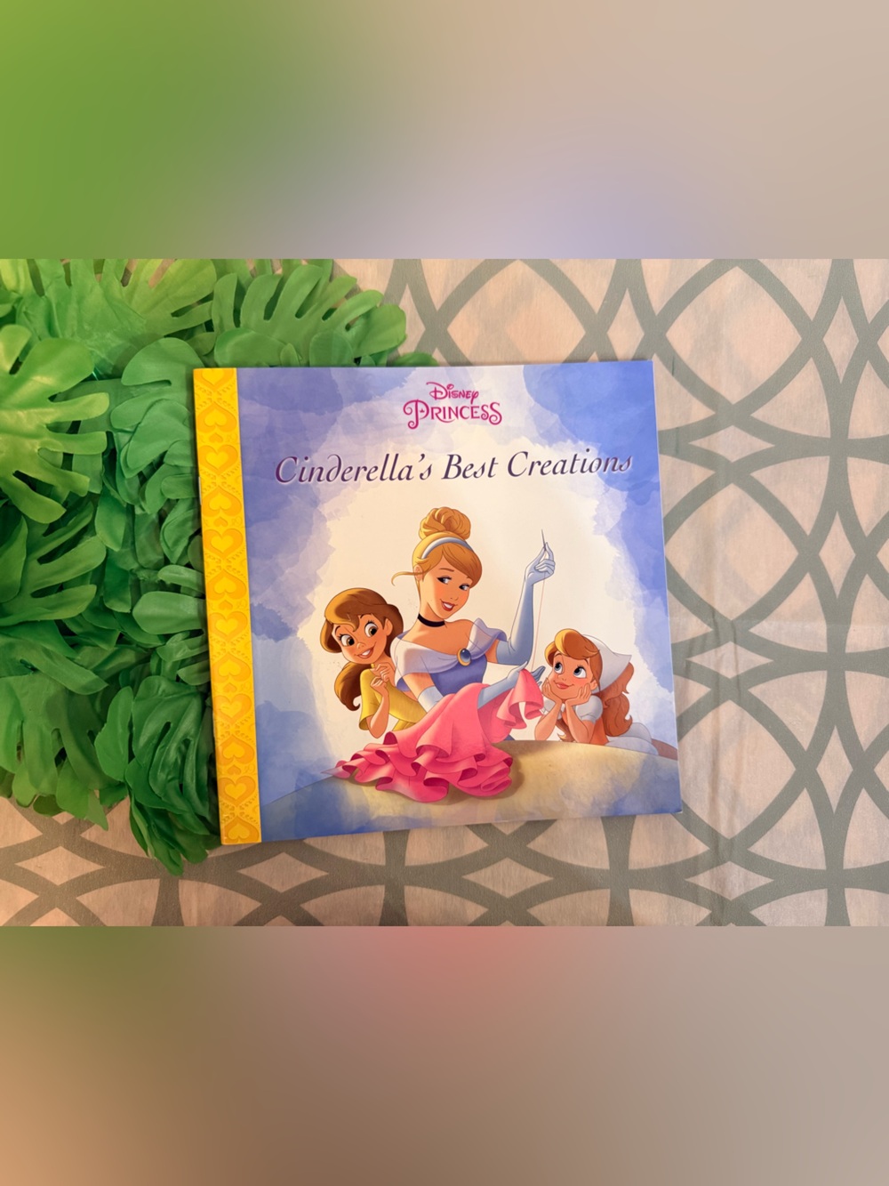 💫10/$25 • Disney Princess Cinderella’s Best Creations Paperback